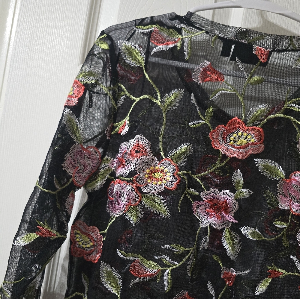 Baku Whimsigoth Sheer Mesh Floral Embroidered 3/4 Sleeve Top, Sz Medium, EUC! - Picture 7 of 11